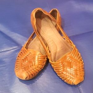 Naturalizer woven brown shoe